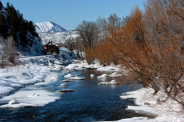 Yampa River in winter;  Steamboat Springs, Colorado - obrazy, fototapety, plakaty
