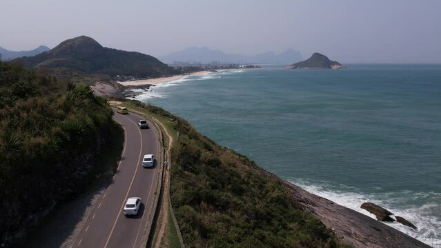 PRAINHA RIO DE JANEIRO, Uma pequena faixa de areia com 700m de extens&atilde;o de mar forte, localizada no fim da praia do Recreio. A praia preferida dos surfistas, com ondas perfeitas e ...