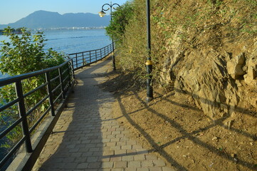path to the sea