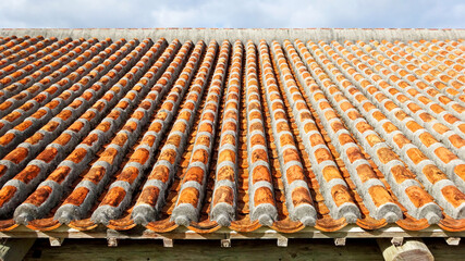 赤瓦の屋根 沖縄 やちむんの里