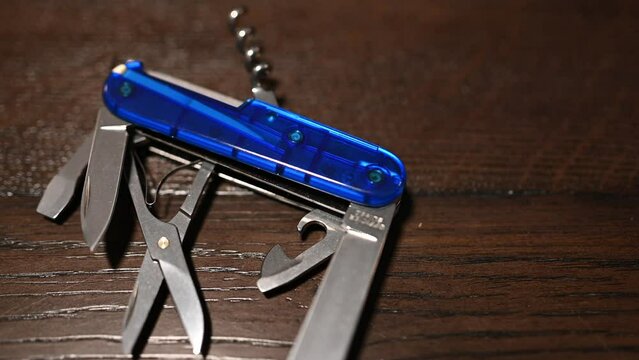 slow slide over the incredibly useful mutli-function pocket knife