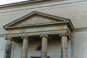 Naklejka premium Old building facade, made in a Roman and Greek style.