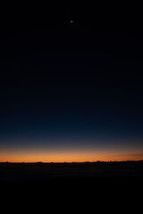 Mond bei Sonnenaufgang