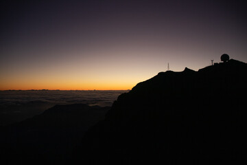 Horizont hinter Bergen