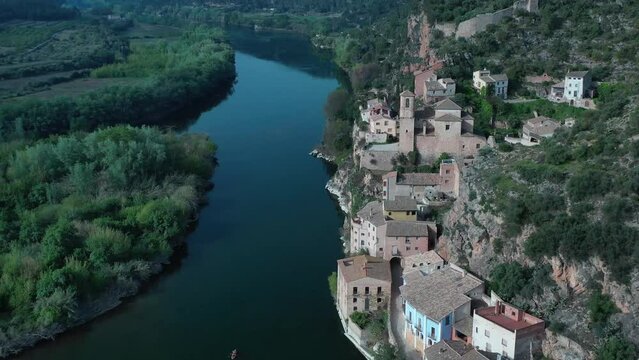 Castillo templario medieval de Miravet en Tarragona Spain