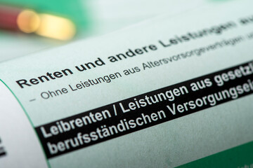 Steuererklärung für Finanzamt mit Formular