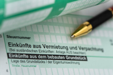 Steuererklärung für Finanzamt mit Formular