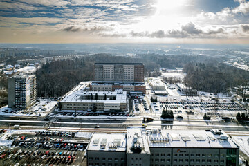 szpital wojewódzki w Jastrzębiu-Zdroju zimą, panorama z lotu ptaka na Śląsku w Polsce