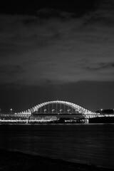 Obraz premium city harbour bridge at night