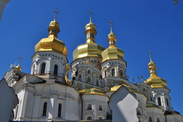 Fototapeta na wymiar Kiev-Pechersk Lavra in Ukraine in the spring. The monastery. Orthodox architecture of churches in Kiev in Ukraine. Kiev. Ukraine.