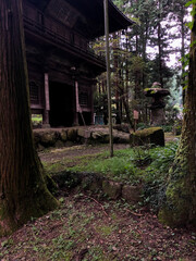 山間の寺