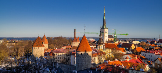 Fototapeta na wymiar Amazing panoramic sunset view of the old town of Tallinn, Estonia