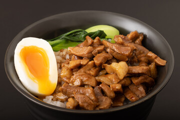 (台湾料理)　魯肉飯：ルーローハン　