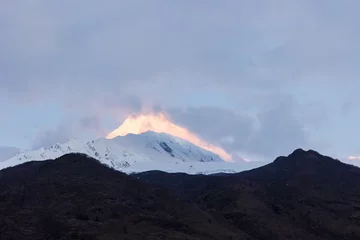Cercles muraux Manaslu Snow-capped mountain peaks illuminated by dawn in manaslu Himalayas