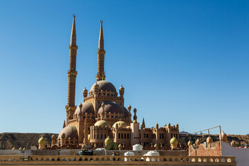 Fototapeta na wymiar Al Mustafa Mosque in the Old Town of Sharm El Sheikh, Sinai peninsula, Egypt