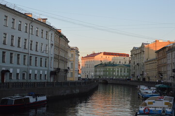 Fototapeta na wymiar Channels of St. Petersburg in the evening. A beautiful city. Streets of St. Petersburg.