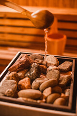 Piedras calientes en spa