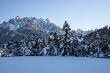 Fototapeta na wymiar Dolomiti with snow