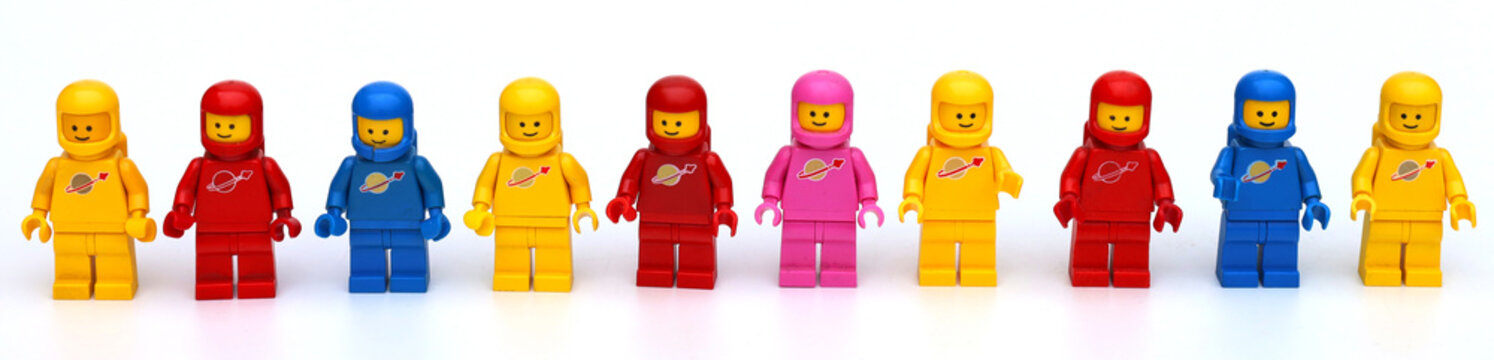 lego astronauts lined up
