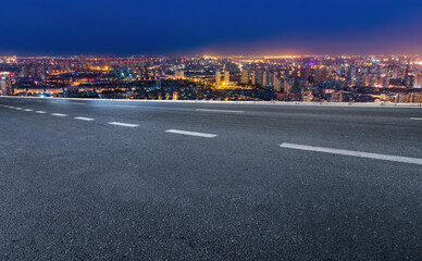 Fototapeta premium Freeway skyline and financial district modern buildings