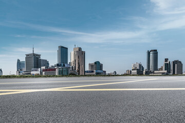 Obraz premium Freeway skyline and financial district modern buildings