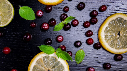 Lemon, cranberry and mint