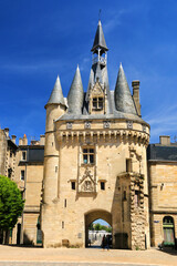 Porte Cailhau, célèbre monument médiéval à Bordeaux.
