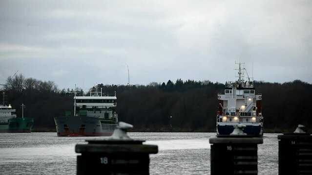 Frachtschiff im Nord-Ostsee-Kanal 