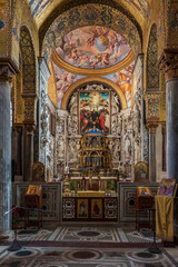 Fototapeta na wymiar L'interno della chiesa di Santa Maria dell'Ammiraglio, città di Palermo IT 