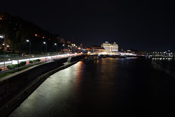 Fototapeta na wymiar night view of the river