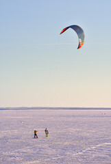 Winter kiting in Western Siberia. Learn to ride a kite