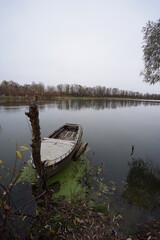 Obraz premium boat on the river