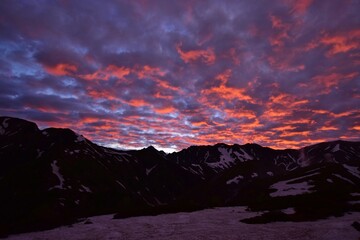 夜明けの北アルプス 立山連峰