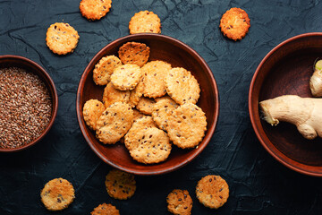 Crackers with flax and ginger.