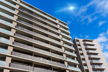 Exterior of high-rise condominium and refreshing blue sky scenery_sky_38