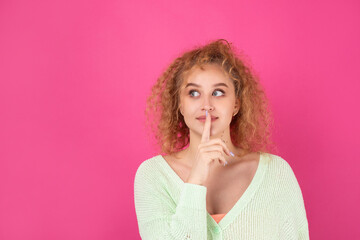Fototapeta premium Close-up portrait of attractive wondered girl news reaction isolated over color background