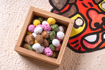 節分の豆まき（福枡の五色豆）