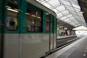 Naklejka premium station de métro à Paris 