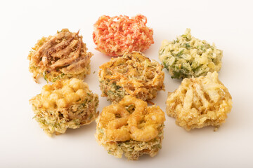 かき揚げ：野菜　海老　烏賊　小柱　春菊　紅生姜　ごぼう