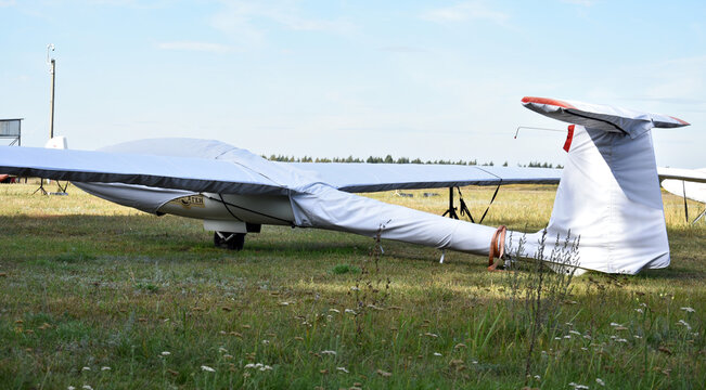 Airplanes in Usman' .