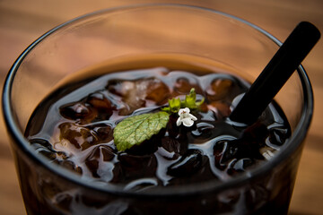 refreshment with ice, deadnettle and straw