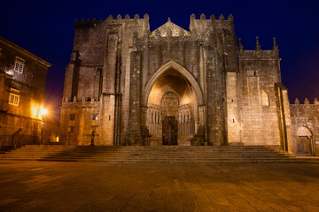 Tui cathedral facade at night