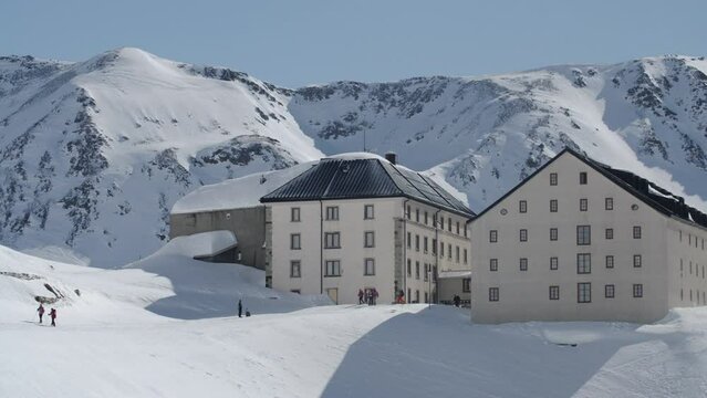 Hospice du Grand Saint Bernard en hiver