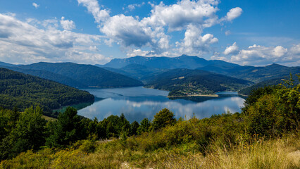 Fototapeta na wymiar The lake Bicaz in carpathian landscape of romania