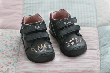 Zapatos bebe niña