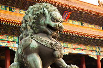 Obraz premium Bronze lion in the Forbidden City. The Forbidden City is a palace complex in central Beijing, China.
