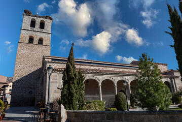 Fototapeta na wymiar Church of Our Lady of the Snows, Manzanares el Real