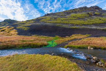 Fototapeta na wymiar Wanderung zum Reykjadalur Hot Spring Thermal River