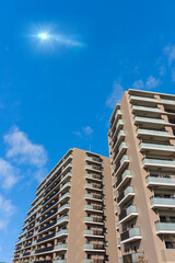 Exterior of high-rise condominium and refreshing blue sky scenery_sky_62