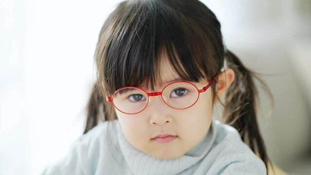 60p　子供・視力・眼鏡・メガネ・弱視・遠視・乱視・アレルギー・ドライアイ